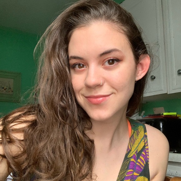 Meet your Posher, Sarah - Picture 1 of 1